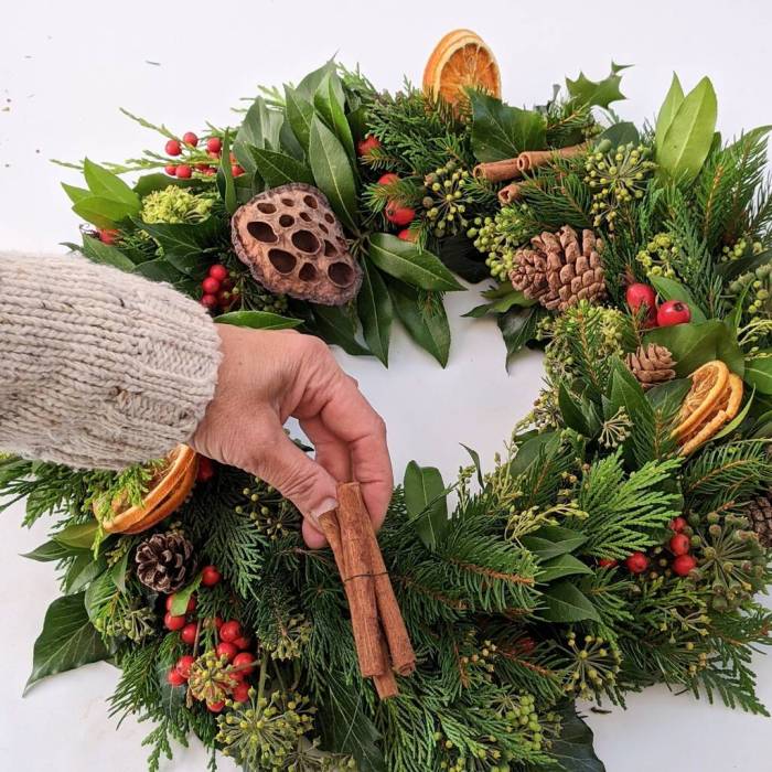 Christmas wreath decorating kit