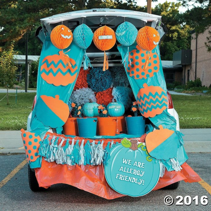 Trunk treat ideas christian church halloween jesus decorations fall truck themes car treats harvest theme party idea easy diy multitude